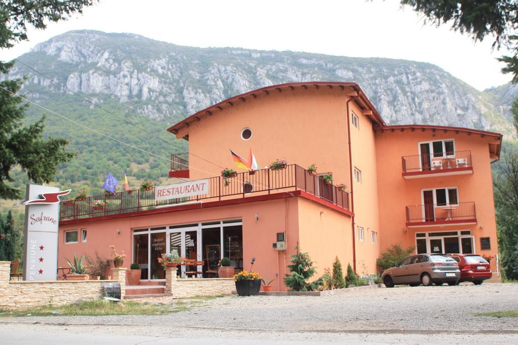Pensiune Safrane Baile Herculane Bagian luar foto